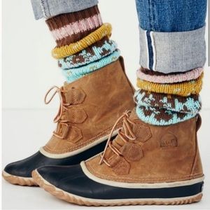 Sorel Out and About duck booties size 8